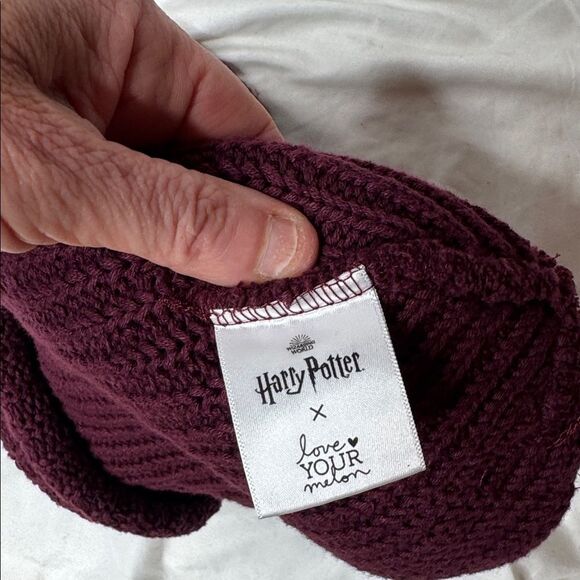 Love Your Melon Harry Potter Lightning Bolt Glasses Ribbed Knit Beanie Hat. - Picture 5 of 6